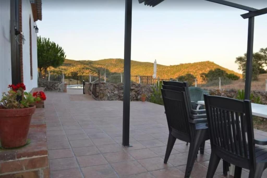 Villa Casa Cortijo En Dehesa Sierra Leon à La Puebla de los Infantes Extérieur photo
